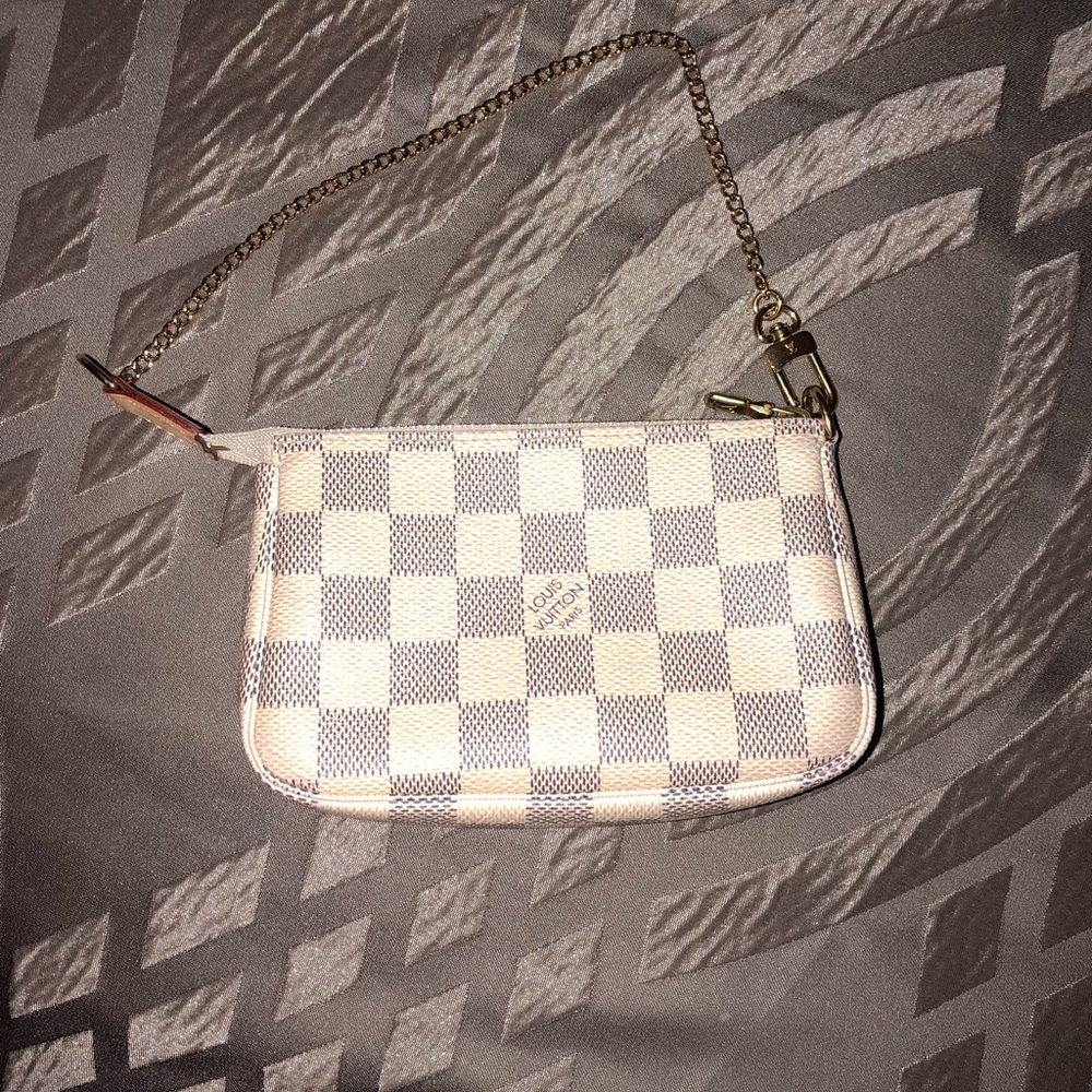 Louis Vuitton pouchette with chain